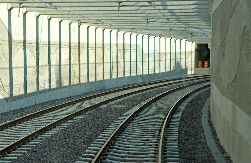 Curved tunnel