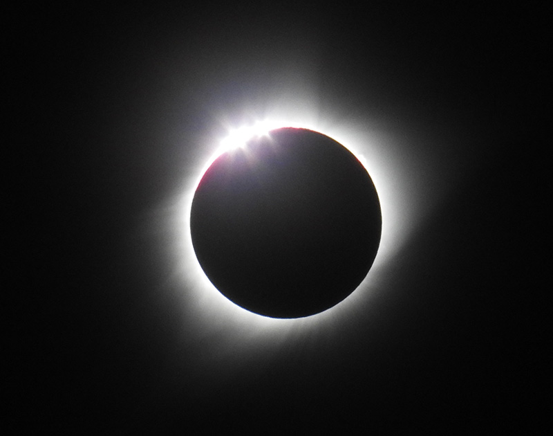 2017 Solar eclipse showing the diamond