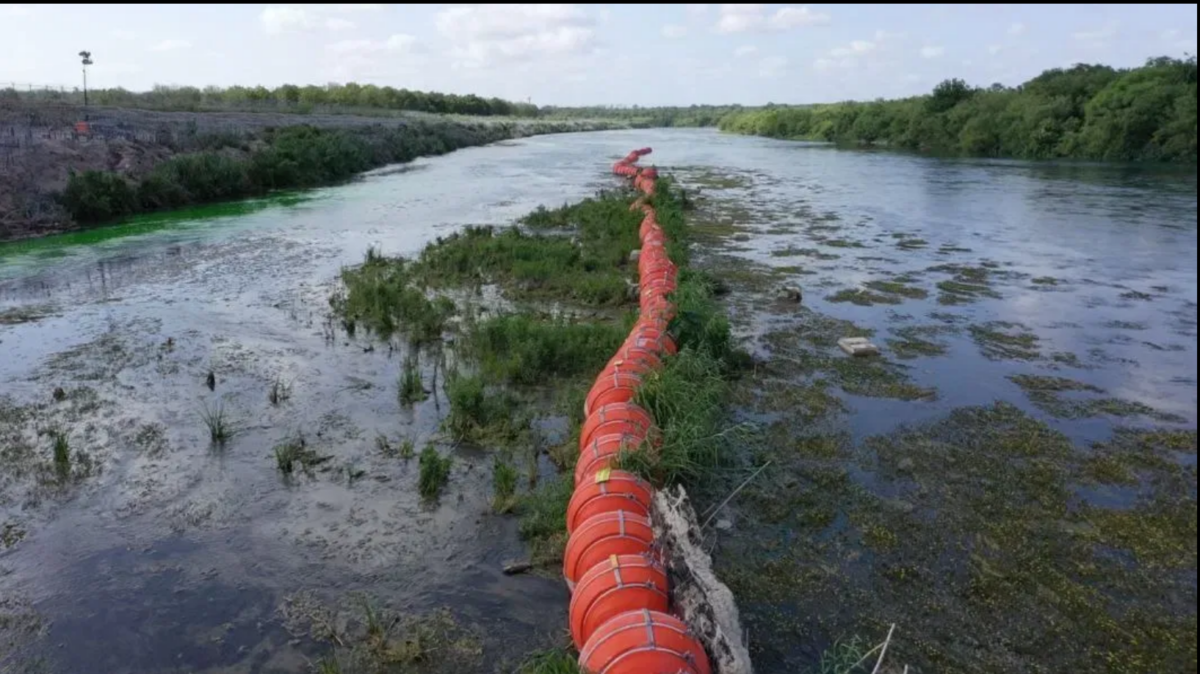 Buoys placed by Texas in the Rio Grande